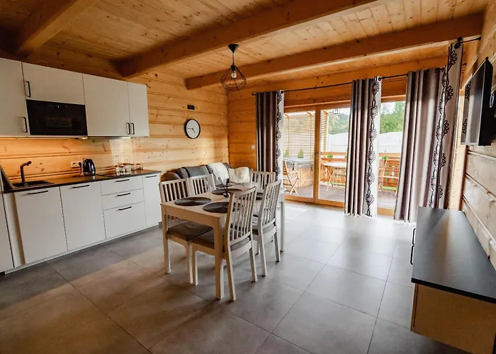 Domek alpejski W Górach U Misia